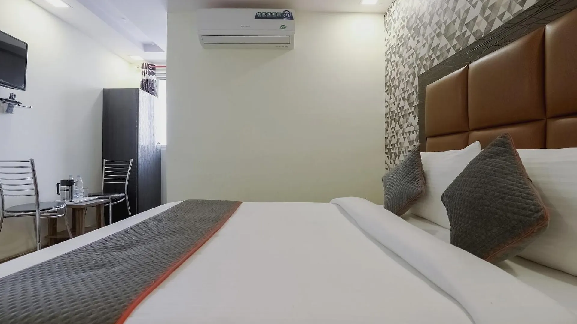 Collection O Hotel Yellow Saffron Delhi  3*, Delhi (National Capital Territory of India)