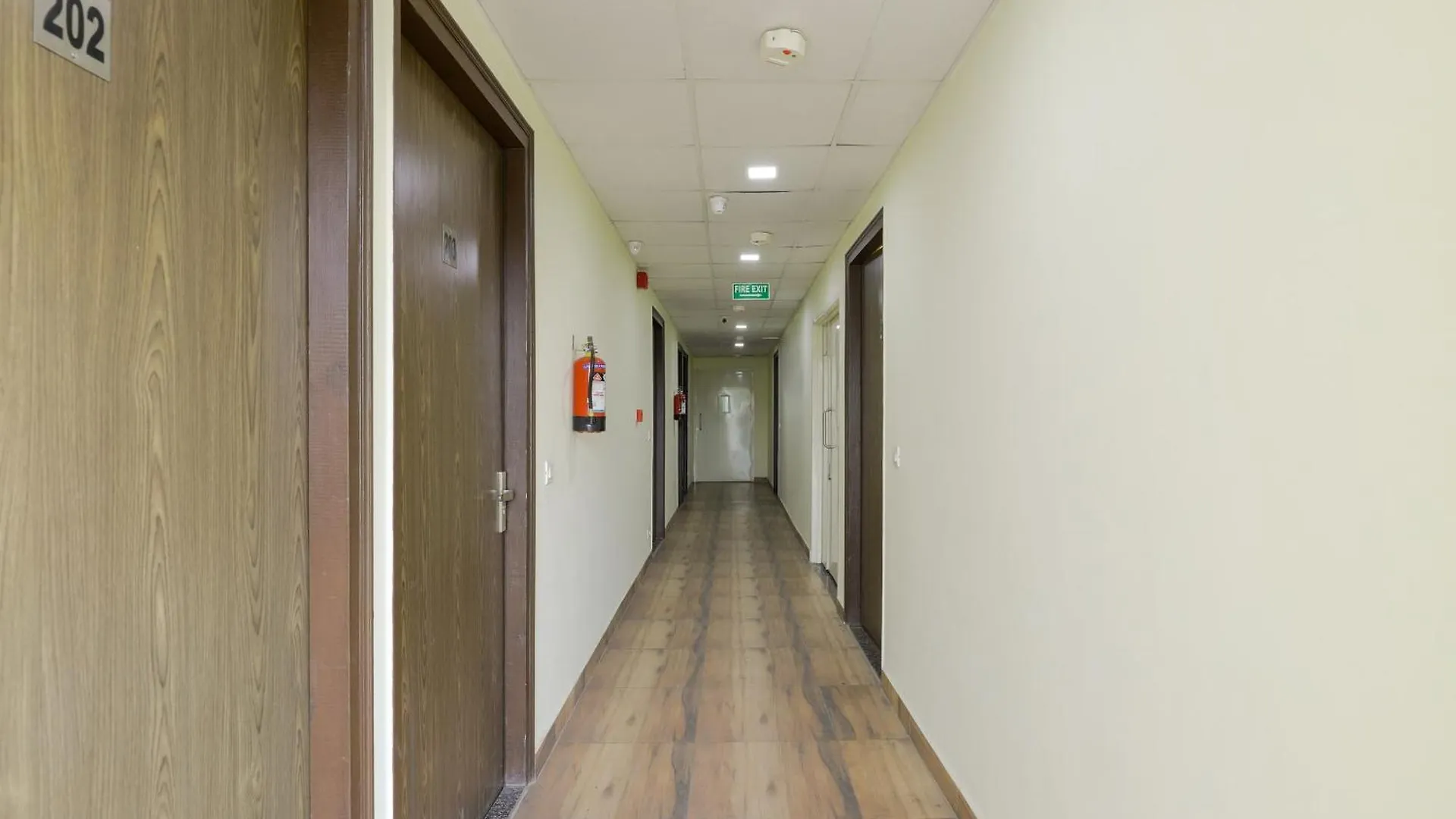 Collection O Hotel Yellow Saffron Delhi